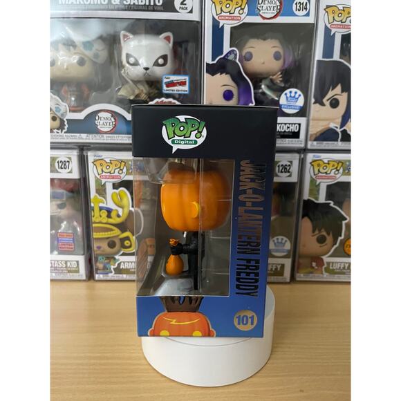 Funko Pop! Digital | Jack-O-Lantern Freddy #101 ROYALTY | Halloween 2 LE 3000 - Picture 4 of 6